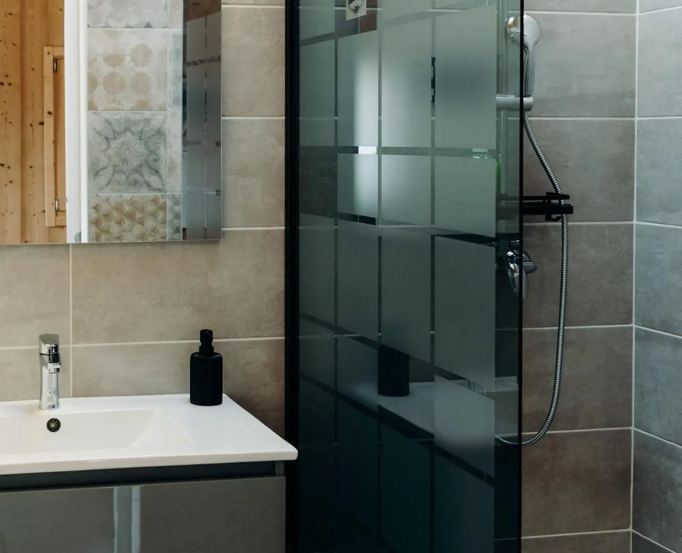 Bed & Breakfast La Villa D'Helene 2 - Chambres D'Hotes Bnb Et Appartements - Cluses